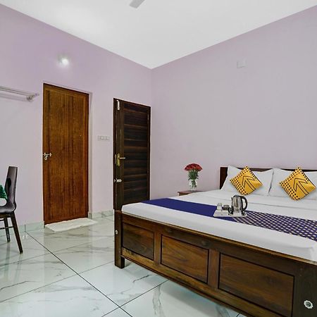 Spot On Shalom Palace Residency Neriyamangalam Exteriör bild