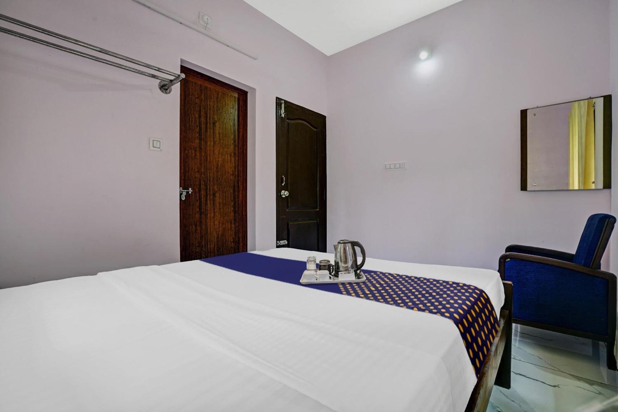 Spot On Shalom Palace Residency Neriyamangalam Exteriör bild