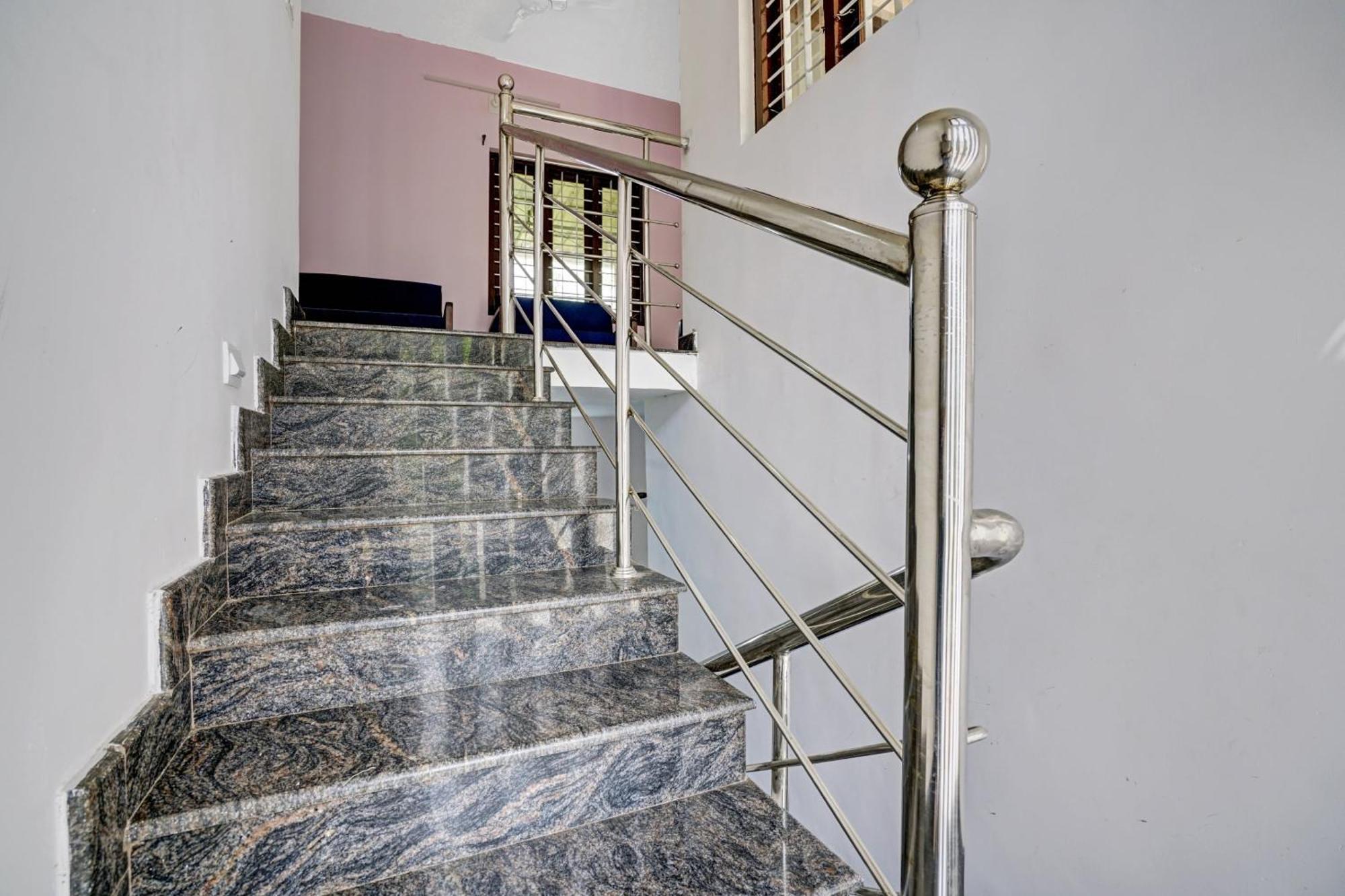 Spot On Shalom Palace Residency Neriyamangalam Exteriör bild